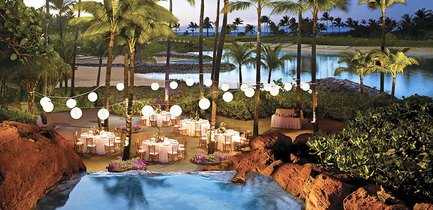 The Dig Deck at Atlantis Paradise Island is an ideal setting for an al fresco event as it offers sweeping lagoon views in an intimate setting.