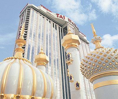 Taj_building_shot-400