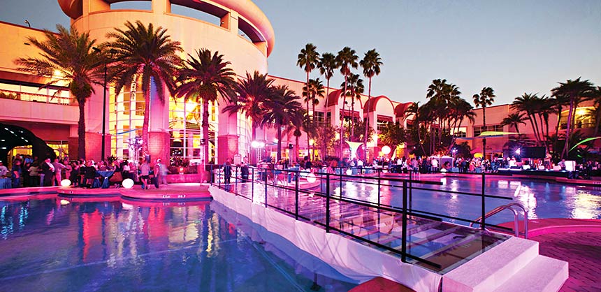 A colorful pool deck event at Rosen Centre Hotel, which also has 150,000 sf of indoor meeting space. Credit: Rosen Hotels & Resorts