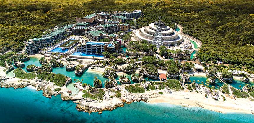 Hotel Xcaret Mexico offers unlimited access to its 6 parks and offers 8 bars and 10 restaurants from which attendees can choose. 