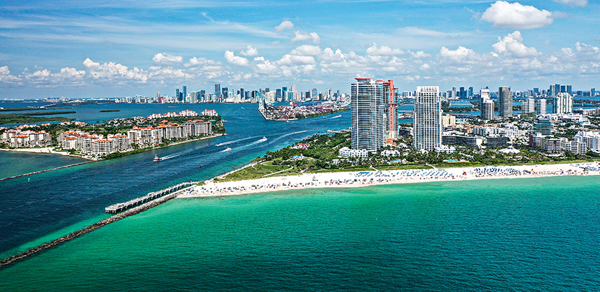 Miami Beach offers a large selection of top-notch resorts and hotels, all offering exquisite beach and ocean vistas. Photo: MiamiAndBeaches.com