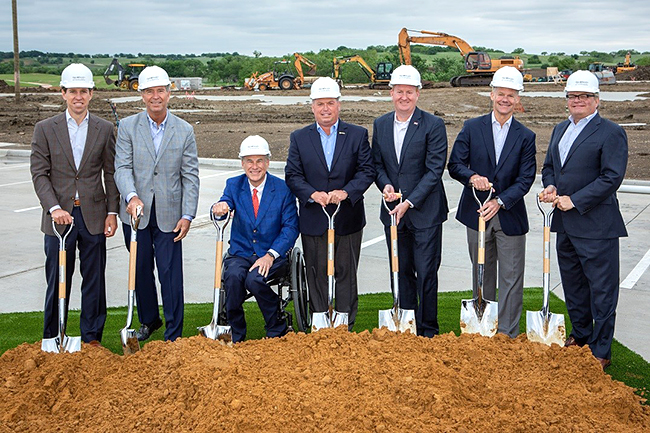 Left to right: Blake Rowling, Bob Rowling, Governor Greg Abbott, PGA President Jim Richerson, Mayor Jeff Cheney, Bruce Wright (SB Architects), Peter Strebel