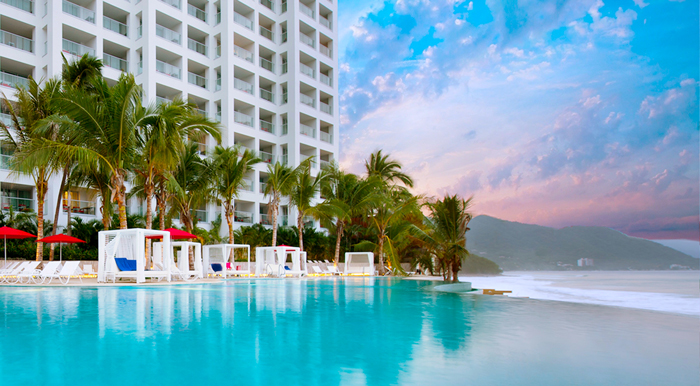 Hilton-Vallarta-Viviera-All-Inclusive-Mexico-Alberca-700px