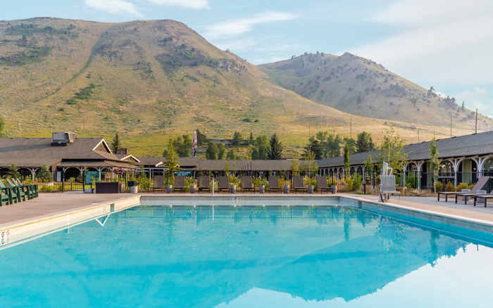 The-Virginia-Lodge-exterior-700px